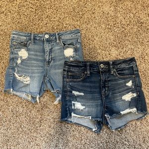 Bundle of two American Eagle high-rise distressed shorts (4)